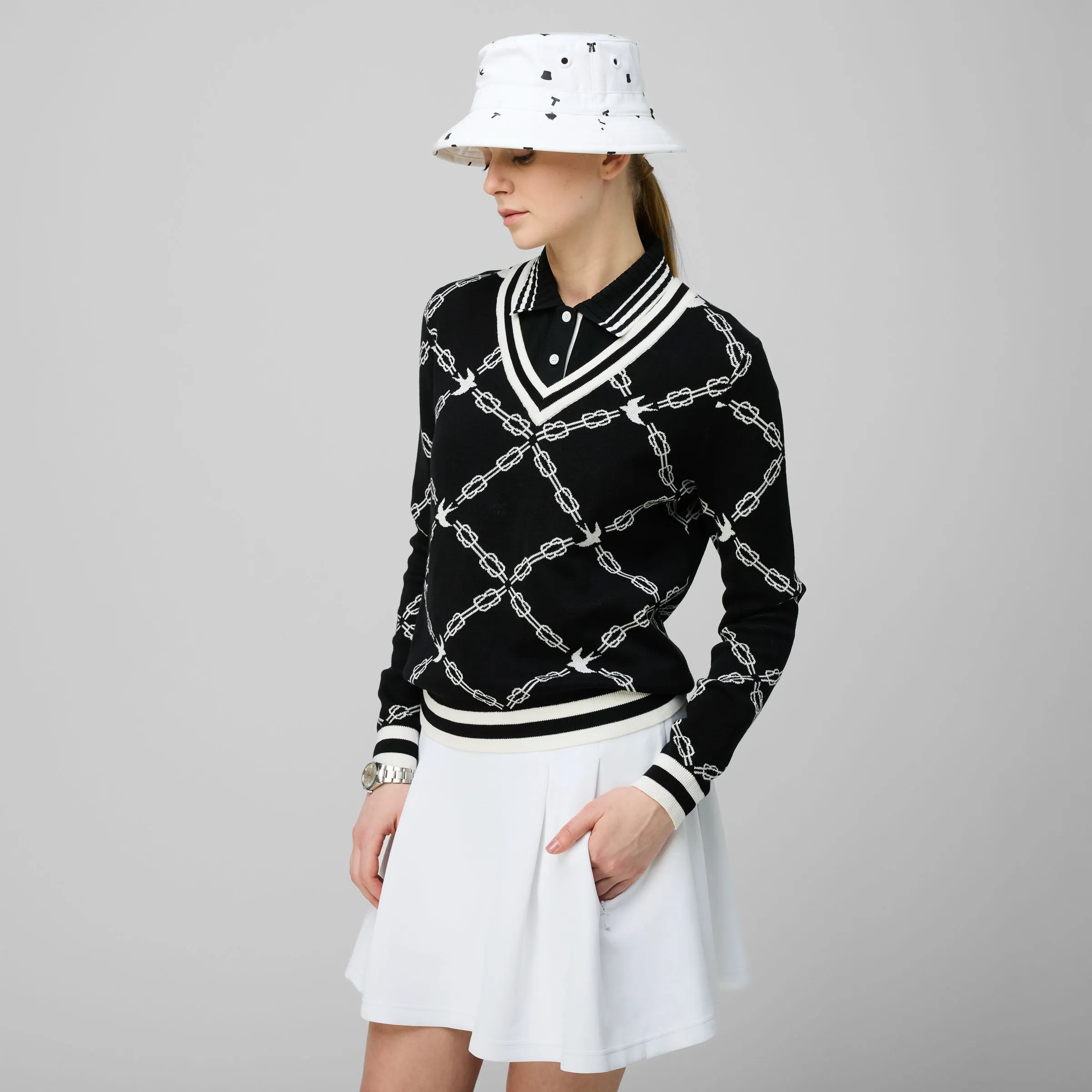 Birdie Links V-Neck Jacquard Sweater