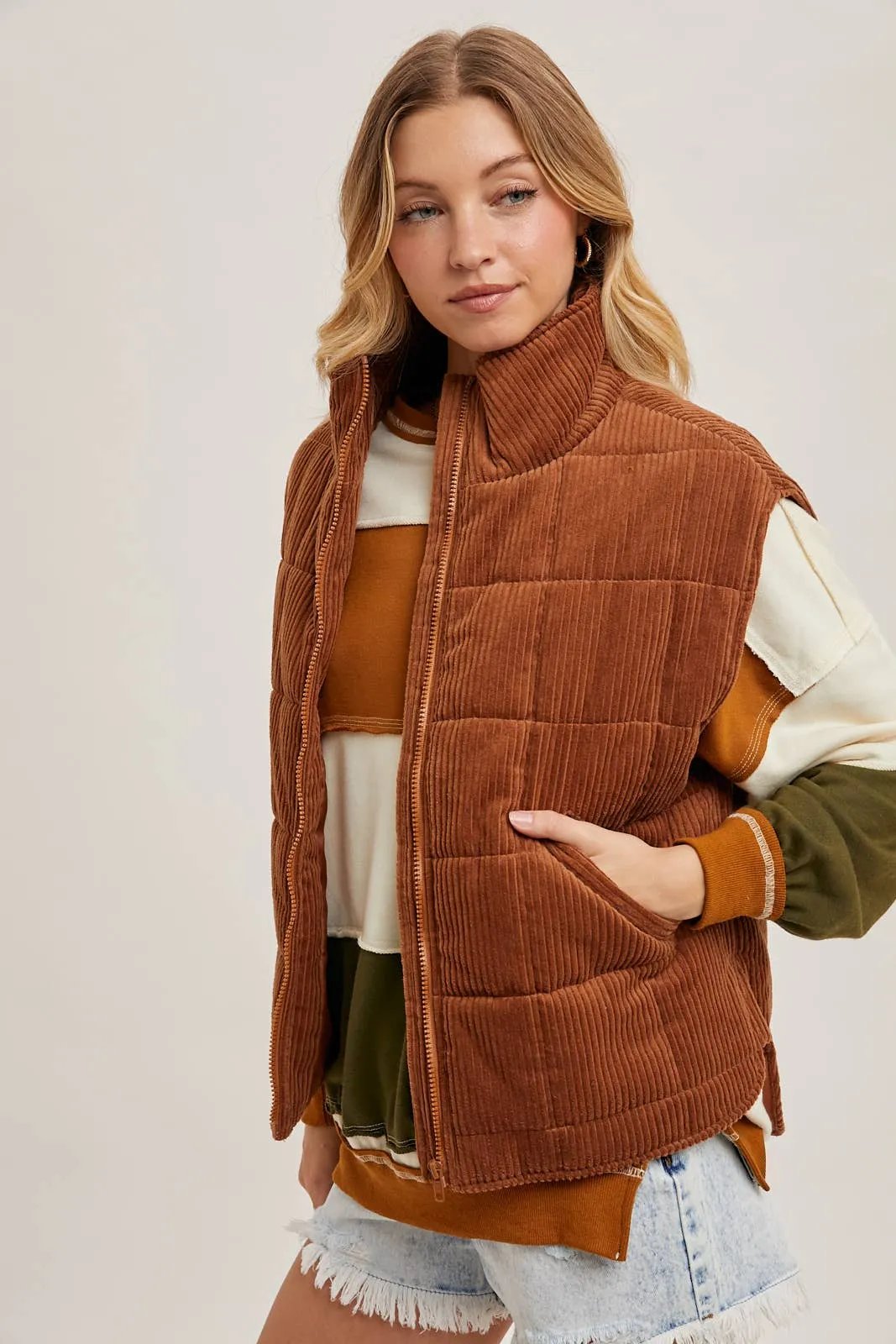 CORDUROY QUILTED PUFFER VEST: CAMEL / L
