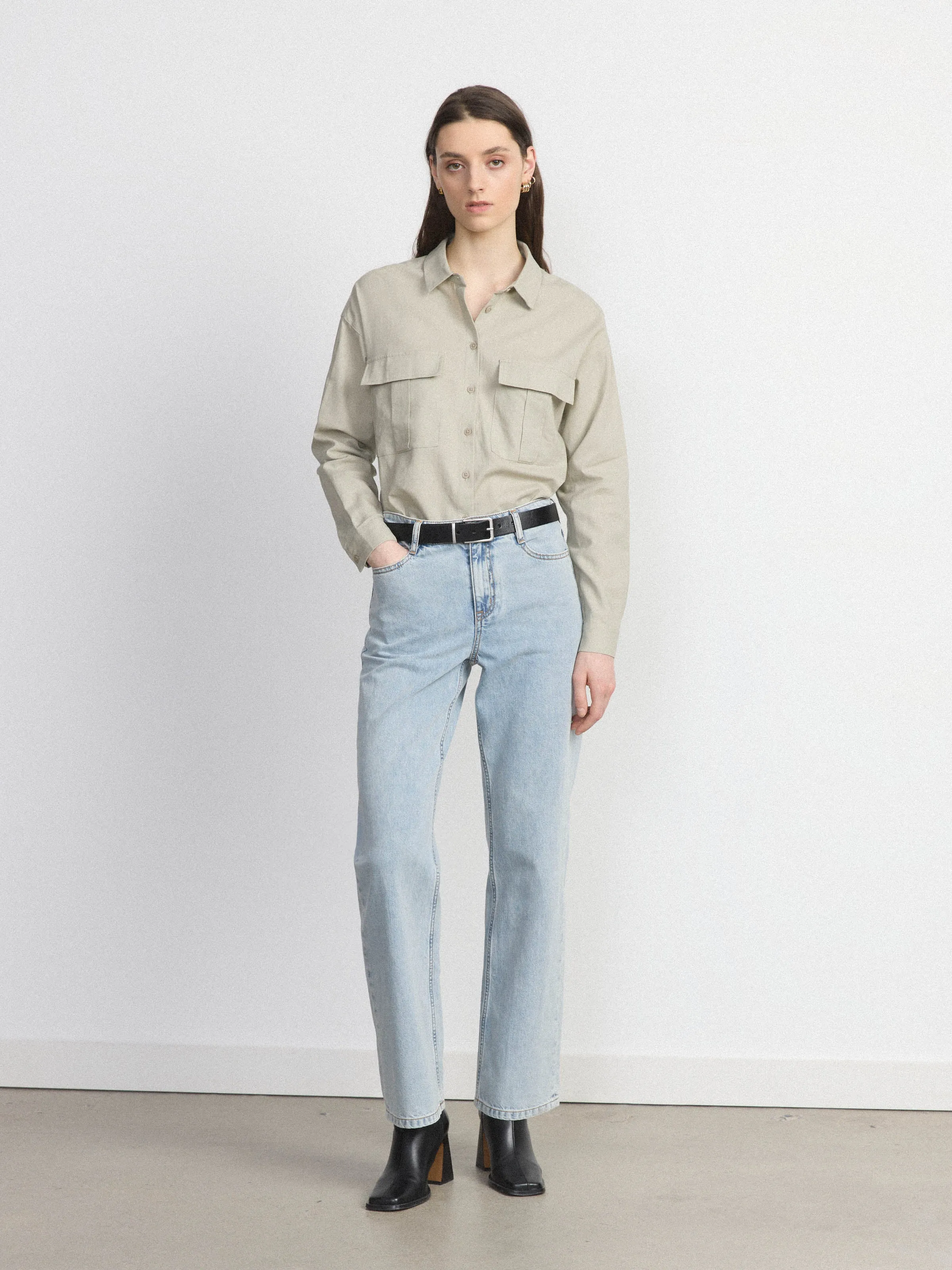 The Relaxed Linen Shirt in Light Greige