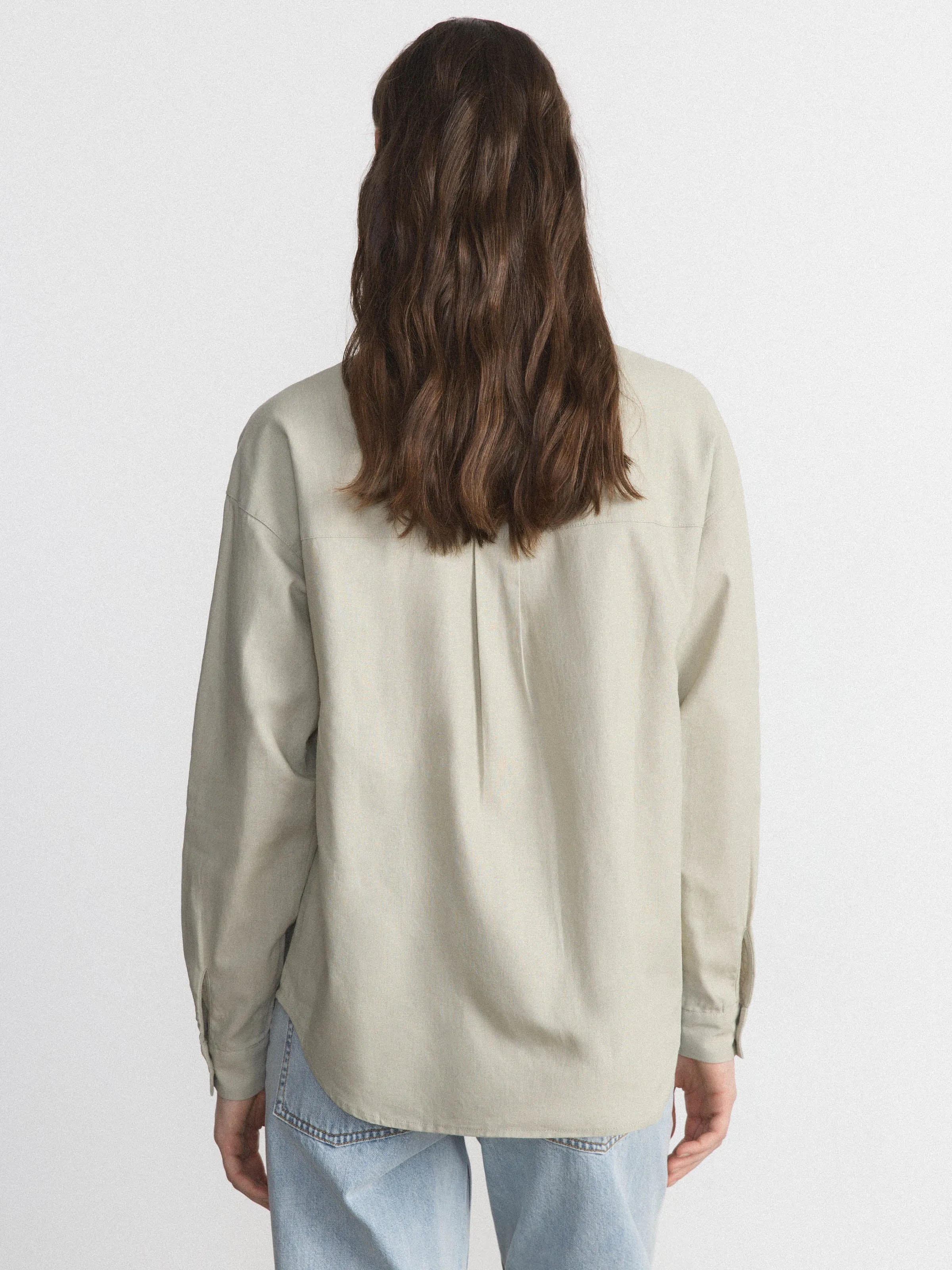 The Relaxed Linen Shirt in Light Greige