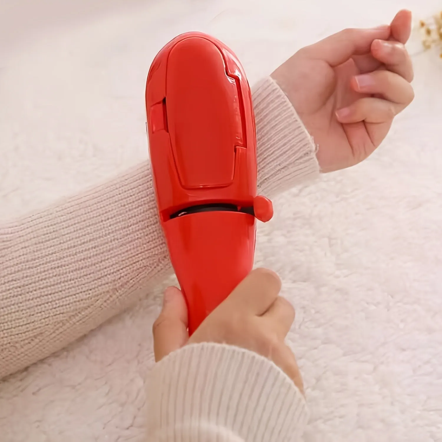 Travel friendly Hair Ball Remover for Clothes and Sweaters