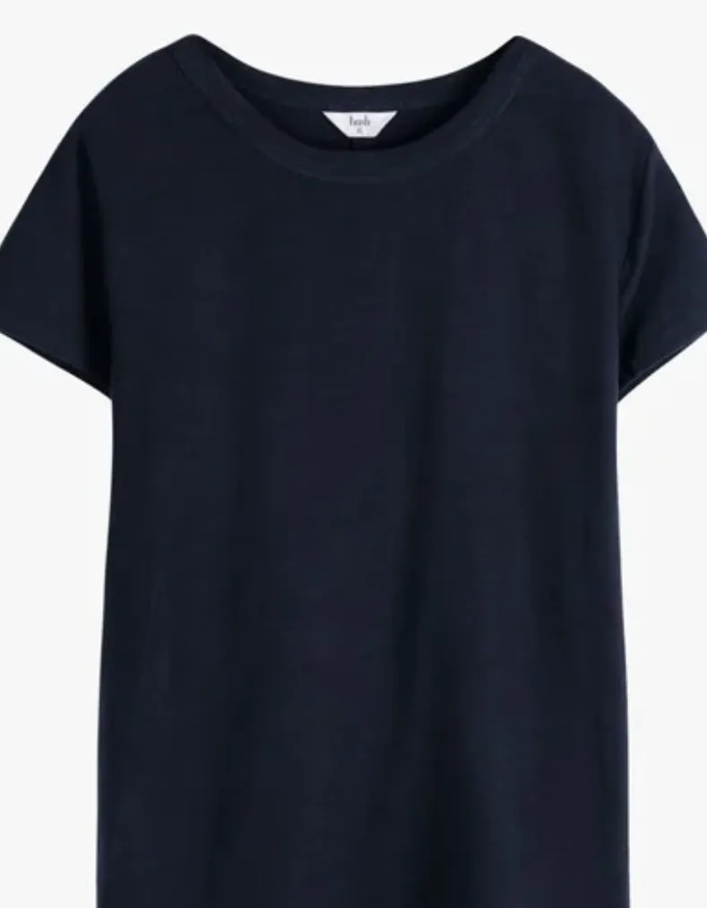Women's Slim Fit Crew T-Shirt in Navy